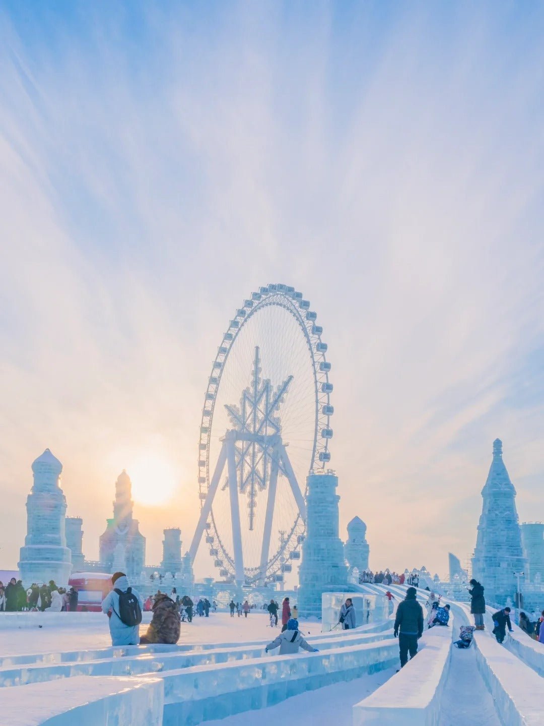 Harbin Ice and Snow World - Travel to Qin