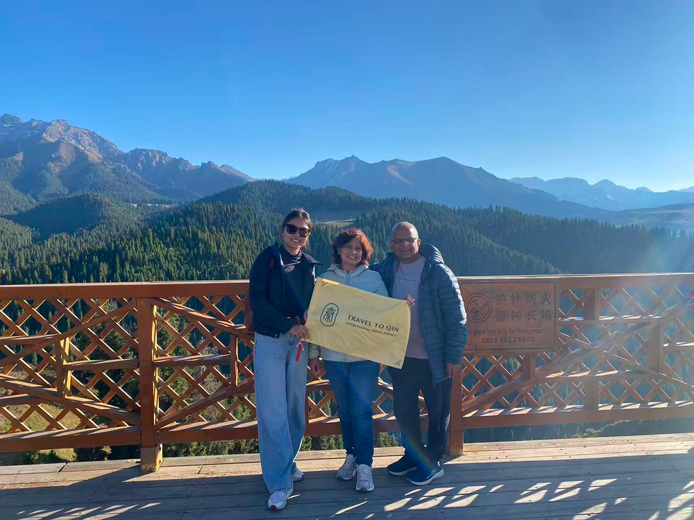 TravelToQin guests experiencing China together