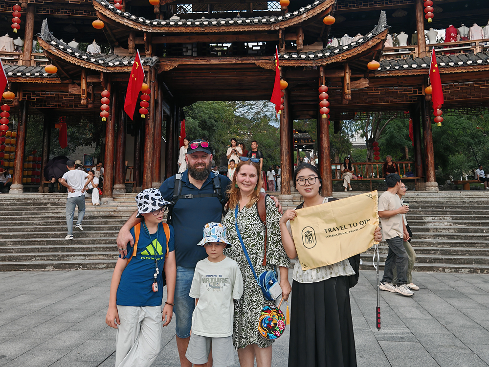 TravelToQin guest trip moment in China